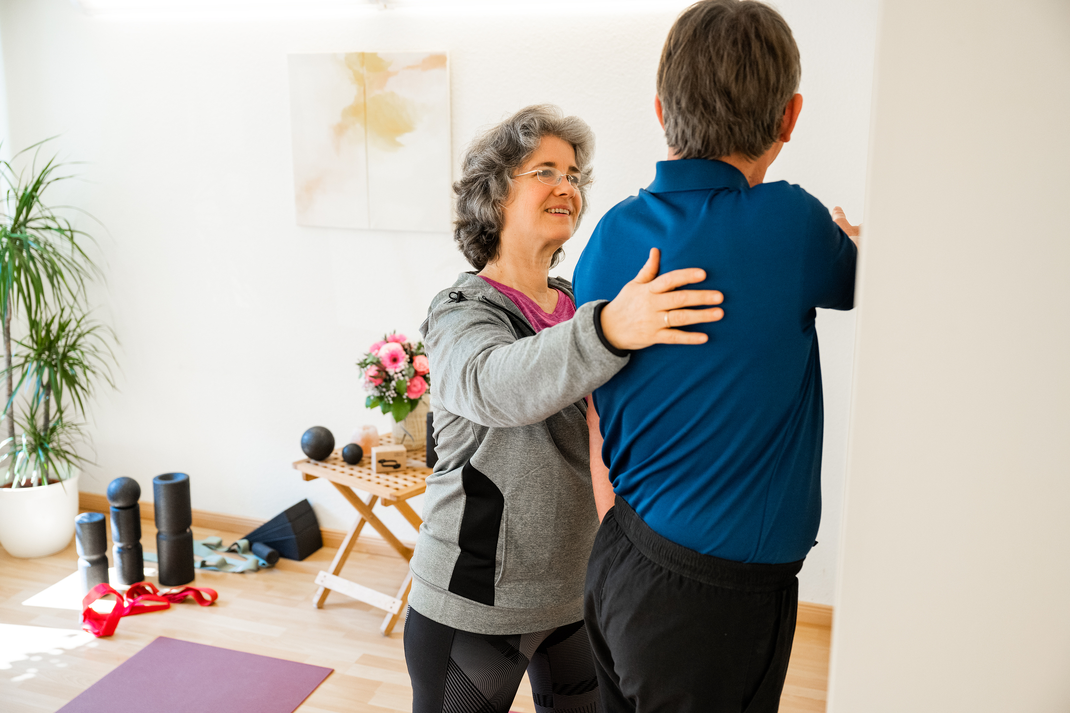 Schmerztherapie angelehnt an die Methode von Liebscher & Bracht Schmerztherapie angelehnt an die Methode von Liebscher & Bracht